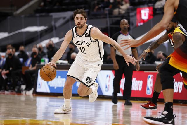 李凯尔：FIBA比赛强调团队合作，难度远高于NBA